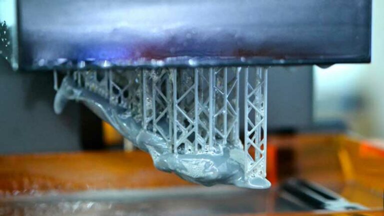 La impresora 3D de resina que combina el escáner CT y la luz para aumentar la velocidad